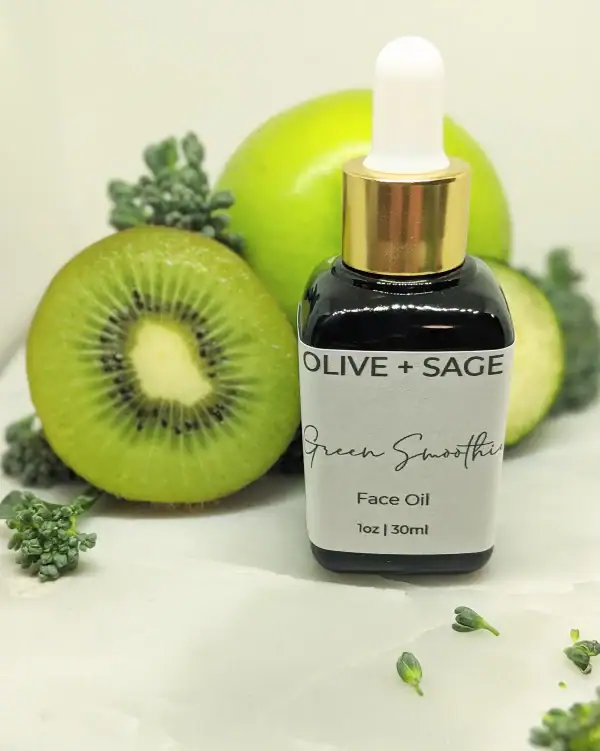 Green Smoothie Face Oil benefits: deeply hydrates and rejuvenates skin with natural plant-based ingredients.