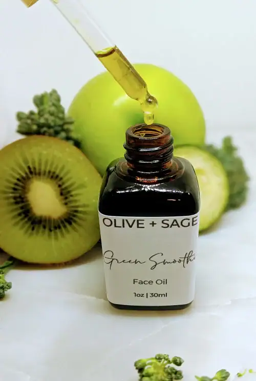 Smooth, hydrating texture of Green Smoothie Face Oil, ideal for dry skin and deep moisture